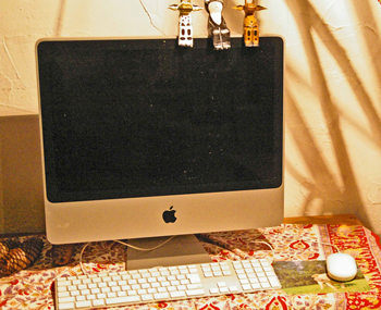 WindowとMacのパソコンがあります